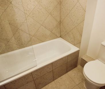 2 bedroom House To Let Total Size: 635 SQ FT - Photo 6