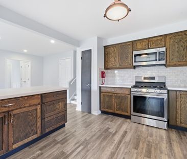 For Lease - 10 Carter Crescent, Whitby, Ontario - Photo 5