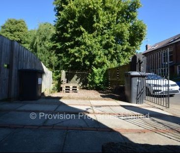 2 Bedroom Flats in Headingley - Photo 2