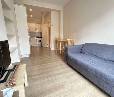 Flat, Goodmayes House -, Goodmayes Road, Ilford, London - Photo 3