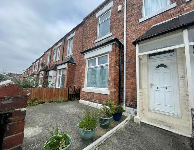 4 bedroom terraced house to rent - Photo 1