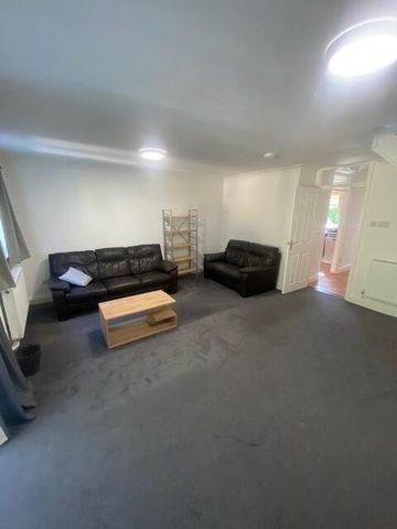 4 bedroom house to rent - Photo 2