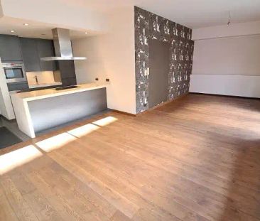 Ruim 2-slaapkamerappartement met ruim TERRAS te huur in Brugge - Photo 3