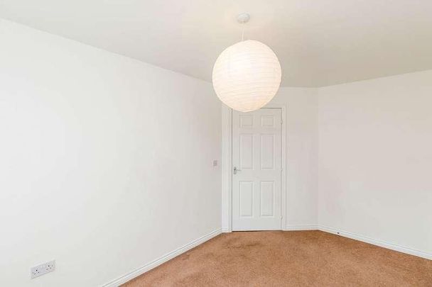 Summerlin Drive, Woburn Sands, MK17 - Photo 1