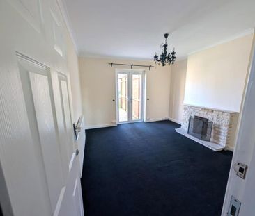 4 bedroom semi-detached house to rent - Photo 1