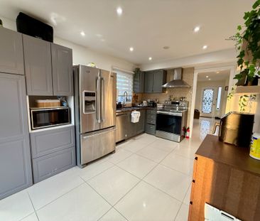 For Lease - 15 Inverhuron Trail, Oakville, Ontario - Photo 4