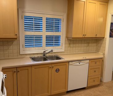 For Lease - 292 Horsham Avenue, Toronto, Ontario - Photo 5
