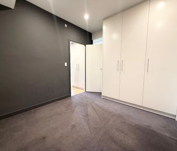 Modern City-Fringe Apartment Moments from Light Rail, Chinatown & F... - Photo 4