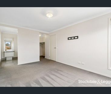 Three bedrooms, two bathrooms! - Photo 4