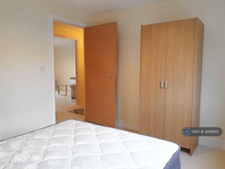 2 bedroom flat to rent - Photo 5