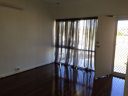 Cottage Style 3 Bedroom Home - Photo 1