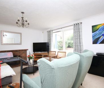 4 bedroom detached house to rent - Photo 1