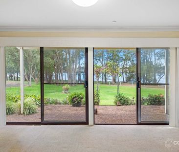 Water Front Villa - Photo 5