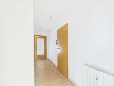 Sonnige 2-Raum-Wohnung mit Balkon in Auerbach – sofort bezugsbereit - Photo 5