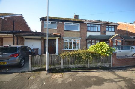 3 Bedroom Semi-Detached House for Rent - Photo 3