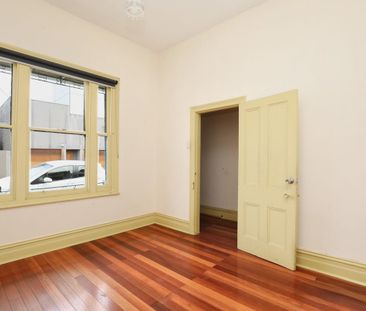17 Bank Street, Richmond VIC 3121 - House For Rent | Domain - Photo 5