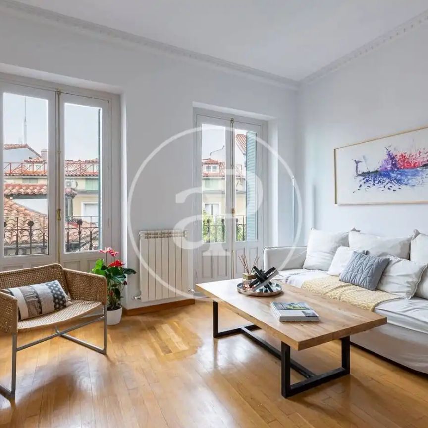 Piso de alquiler en C. de Moratín, Cortes - Huertas - Foto 1