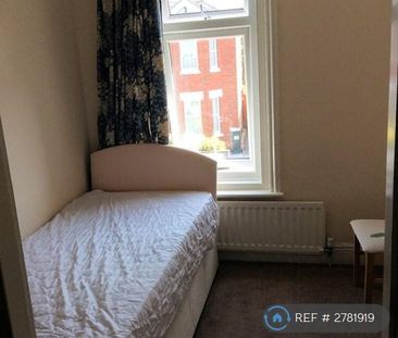 5 bedroom detached house to rent - Photo 1