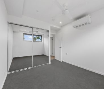 Oversized 2 bedroom + separate multipurpose room – Take the 3D Virt... - Photo 2