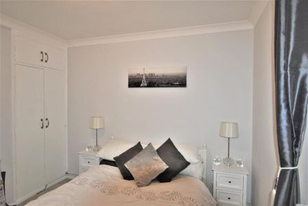 1 Bed Flat, London Road, RG1 - Photo 3