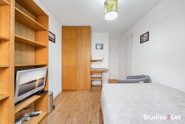 Studio to rent - Photo 1