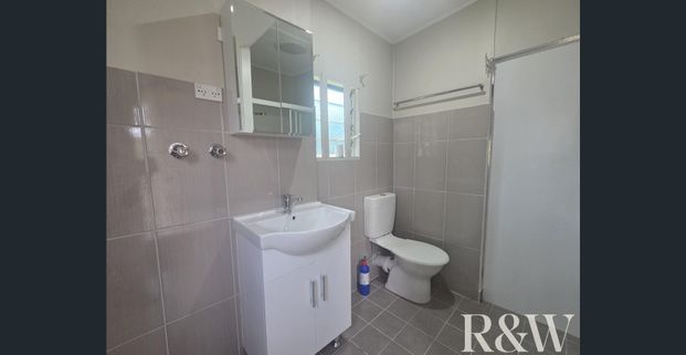 Freshly Renovated 2 Bedroom Granny Flat - Photo 1