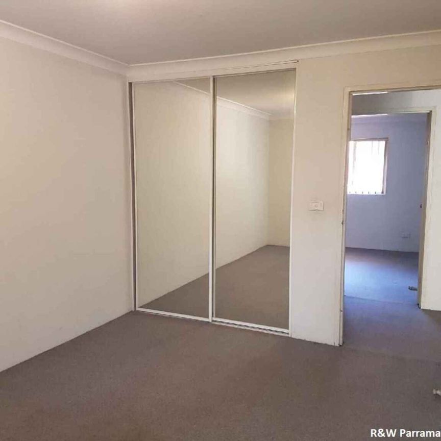 Neat 2 Bedroom Apartment In Desirable Location - Photo 1