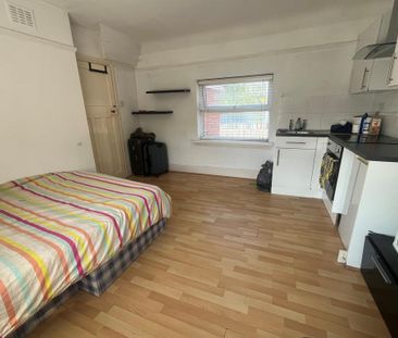 Studio to rent - Photo 1