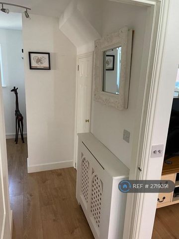 2 bedroom semi-detached house to rent - Photo 3