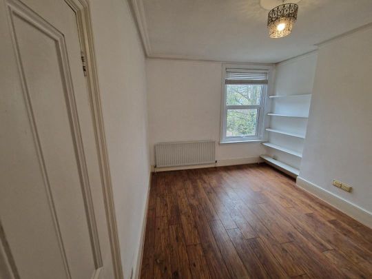 3 Bed Flat, Temple Road, CR0 - Photo 1
