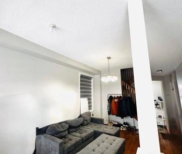 25 Windflower Road #UPPER - Photo 2