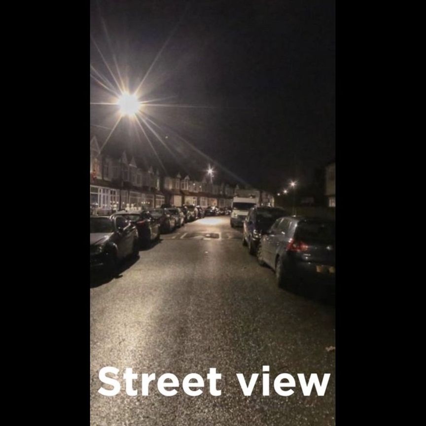 Room in a Shared House, Beckford Road, CR0 - Photo 1