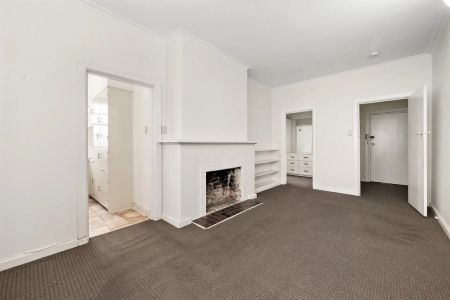 8/3 Verdant Avenue, - Photo 2