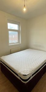 2 bedroom semi-detached house to rent - Photo 3