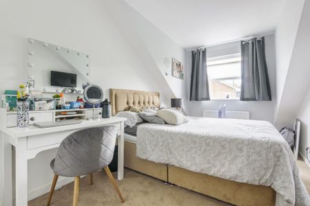 4 bedroom detached house to rent - Photo 3