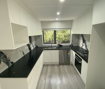 PAPAKURA, 4 BEDROOMS - Photo 6