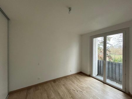 Location Appartement 3 pièces 76m² AIRE SUR L ADOUR 40800 - Photo 3