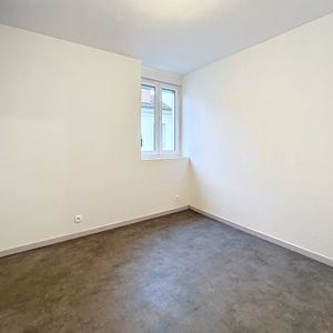 Appartement à louer - REIMS - PROCHE AVENUE DE LAON - Photo 2