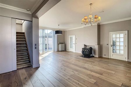 Karaktervolle woning met leuk terras en garagebox - Foto 3