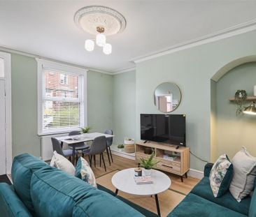 3 bedroom semi-detached house to rent - Photo 2