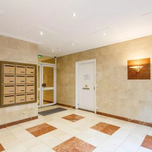 location Appartement T3 DE 72.09m² À GARCHES - Photo 2