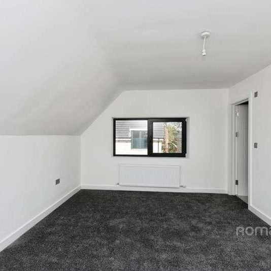 Sorrel Close, Farnborough, Hampshire, GU14 - Photo 1