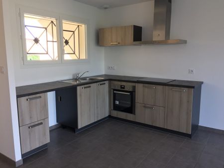 Location Maison 4 pièces 97m² ST ANDRE DE CUBZAC 33240 - Photo 2