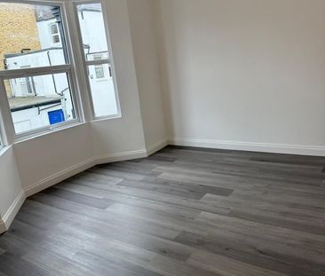 4 Bed Detached House, Valnay Street, SW17 - Photo 2