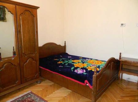 Apartament 3 camere,decomandat, parcare, 70 mp, zona Big - Photo 3