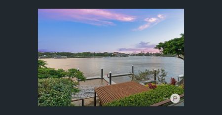 Exclusive north-facing sanctuary with direct riverfront access - Photo 4