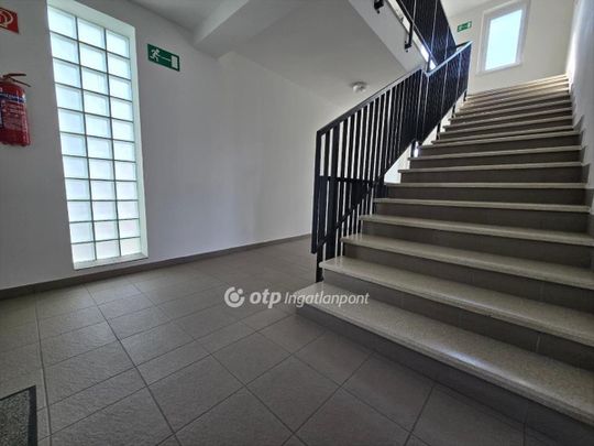 Kiadó újszerű állapotú lakás - Pápa - Photo 1