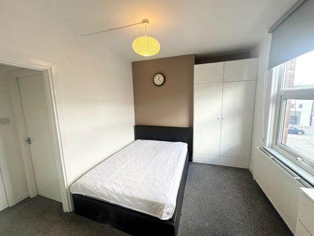 Haddon Avenue (Room 2) Leeds - Photo 3