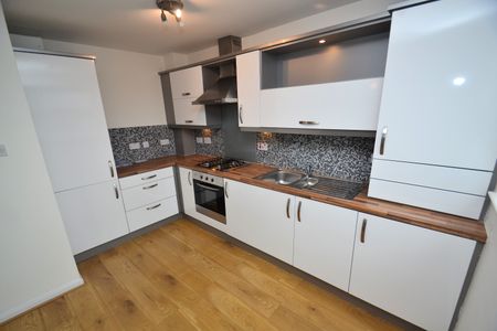 2 bed flat to rent in Glasgow, G41 - Photo 3