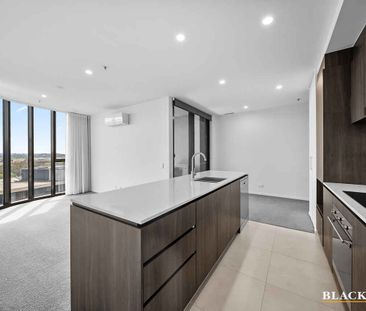 "HIGH SOCIETY" - Photo 6